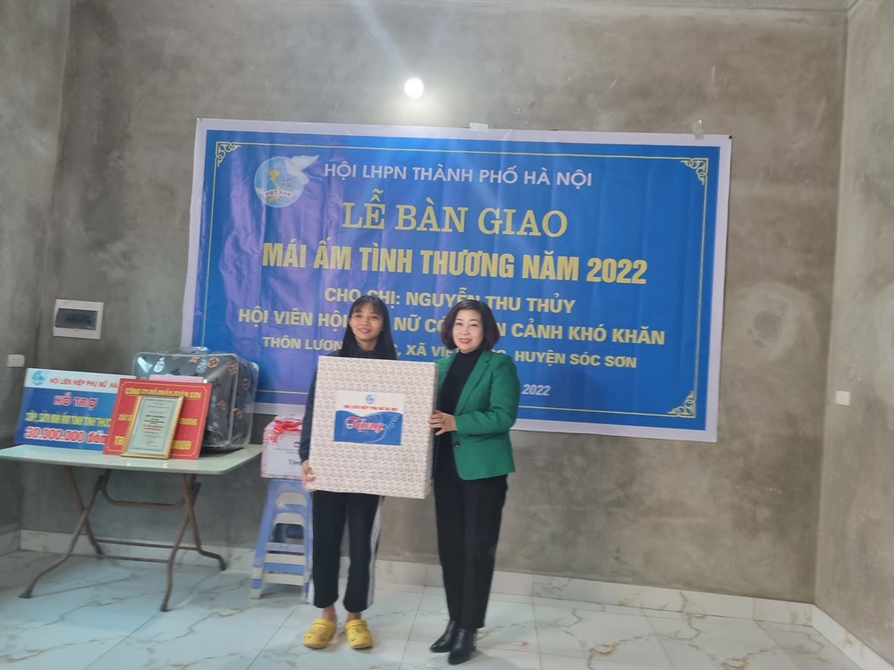 Hội LHPN Hà Nội trao kinh phí hỗ trợ xây nhà “Mái ấm tình thương“ tại Sóc Sơn - ảnh 4
