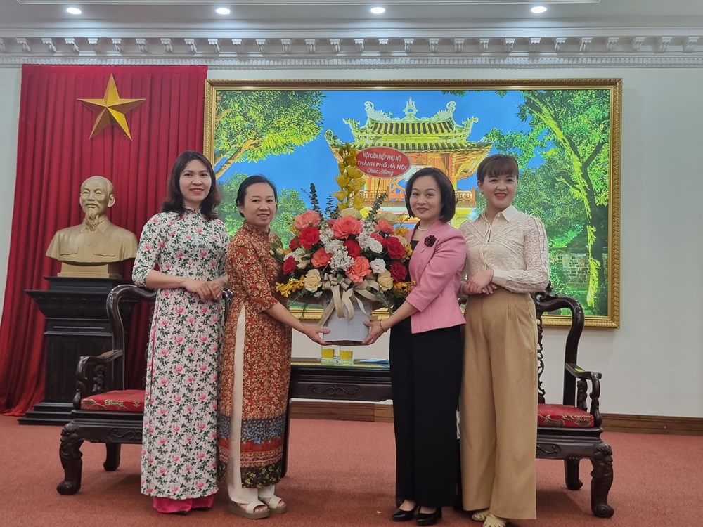 Hội LHPN Hà Nội chúc mừng kỷ niệm 77 năm ngày thành lập ngành Thể thao Việt Nam - ảnh 1