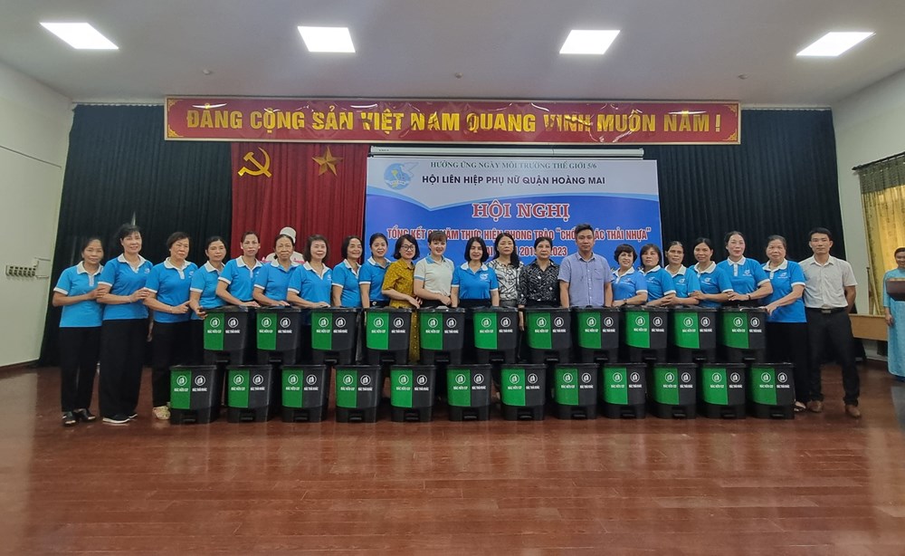 Phụ nữ quận Hoàng Mai chung sức hạn chế rác thải nhựa - ảnh 1