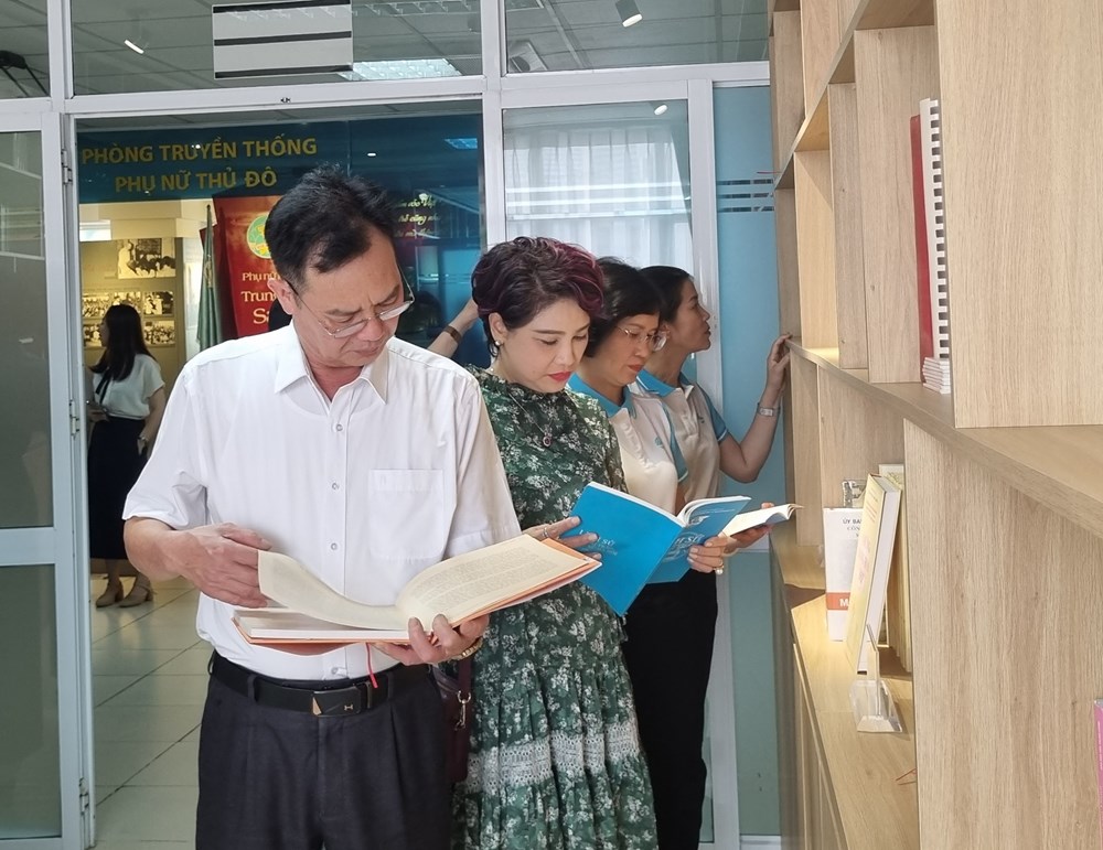 Hội LHPN thành phố Hà Nội khai trương phòng đọc sách - ảnh 3