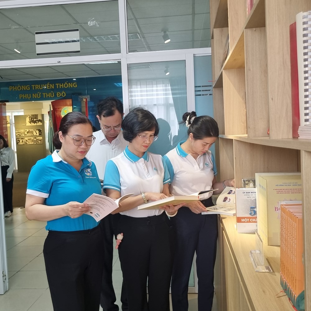 Hội LHPN thành phố Hà Nội khai trương phòng đọc sách - ảnh 4