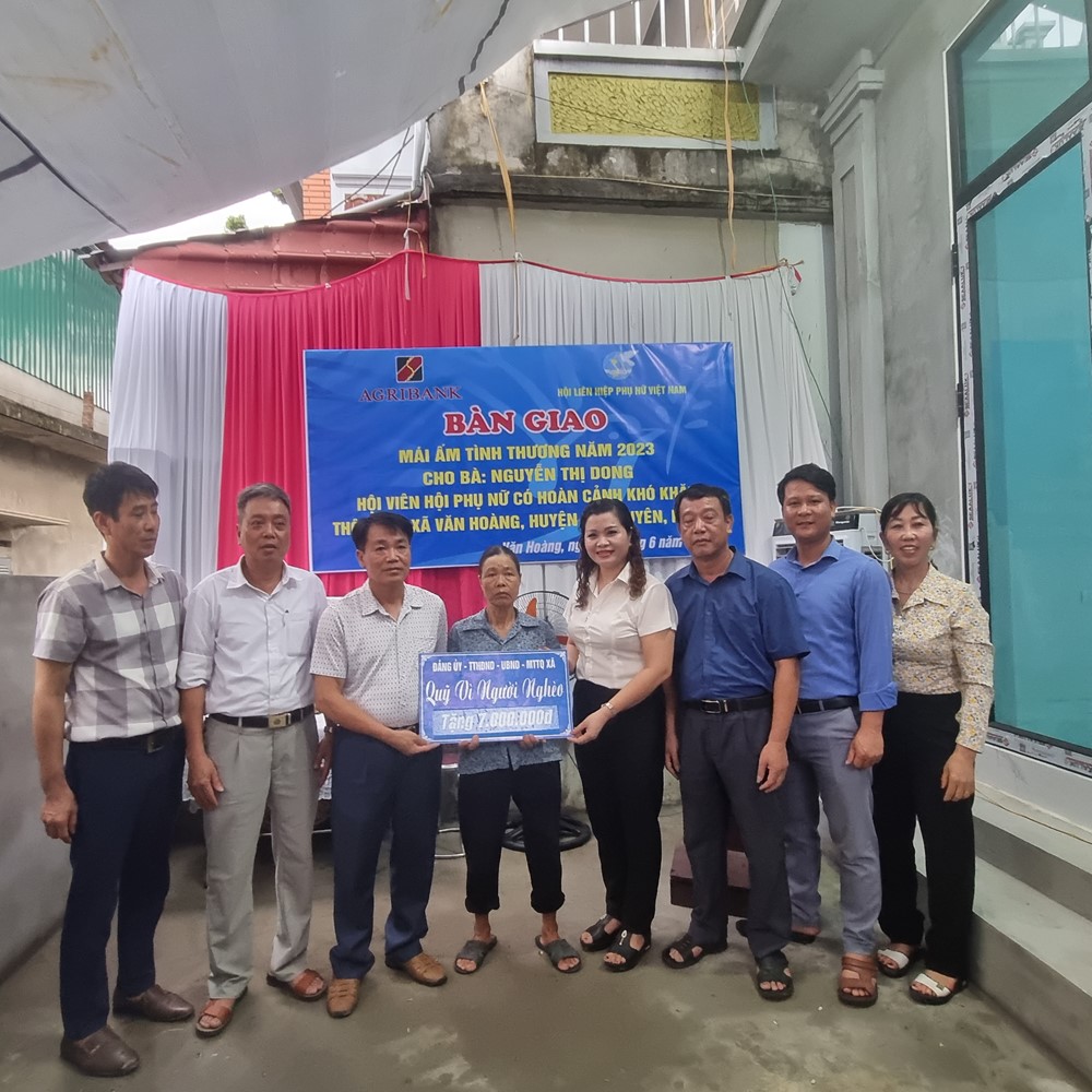 Hội LHPN Hà Nội: Bàn giao “Mái ấm tình thương” cho hội viên phụ nữ có hoàn cảnh khó khăn - ảnh 8