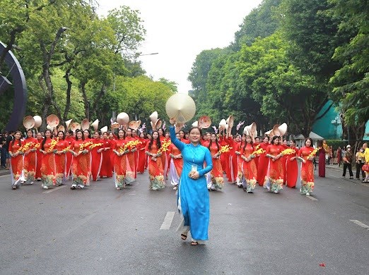 Mỗi hội viên phụ nữ Thủ đô sẽ là một đại sứ du lịch với áo dài truyền thống của dân tộc  - ảnh 15