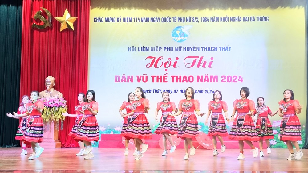 Phụ nữ Thạch Thất tích cực trong mọi phong trào thi đua - ảnh 10