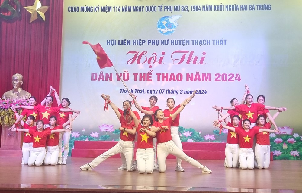 Phụ nữ Thạch Thất tích cực trong mọi phong trào thi đua - ảnh 12
