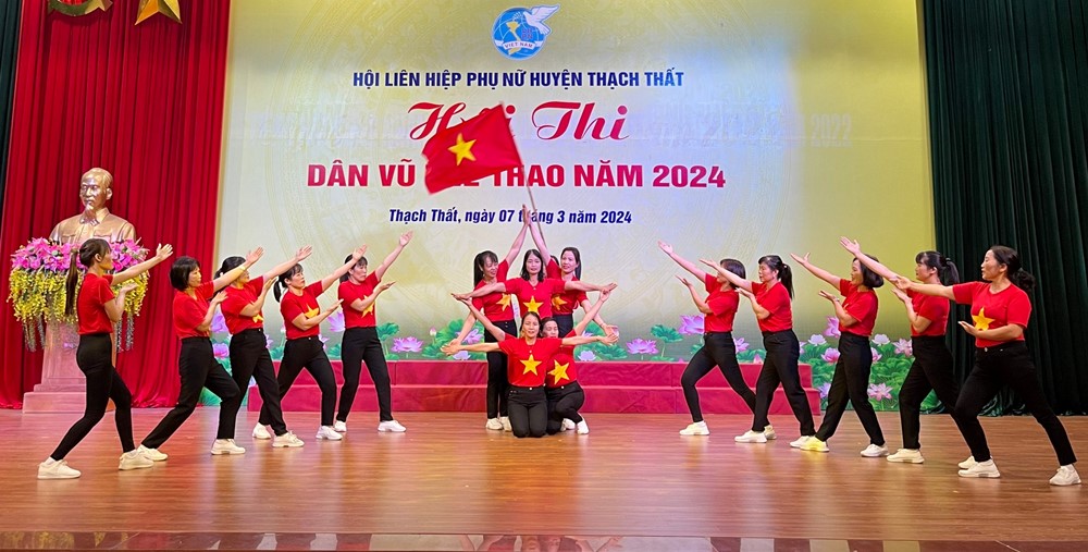Phụ nữ Thạch Thất tích cực trong mọi phong trào thi đua - ảnh 5