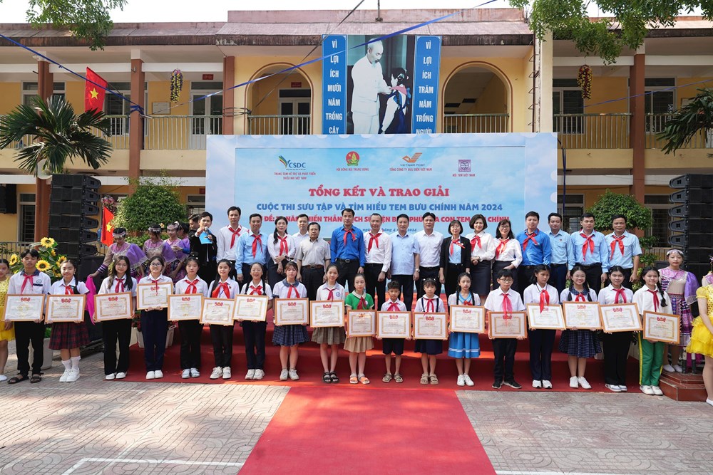 Học sinh Hà Nội giành giải Nhì Cuộc thi tìm hiểu tem bưu chính về Chiến thắng Điện Biên Phủ - ảnh 1