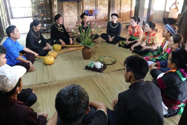 “Theo dấu chân Người” tại Làng Văn hóa du lịch các dân tộc Việt Nam - ảnh 1