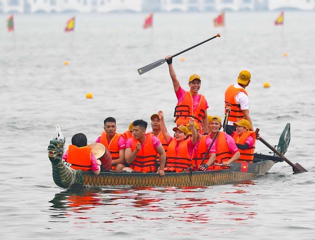 Tổ chức Giải bơi chải thuyền rồng Hà Nội mở rộng - ảnh 1
