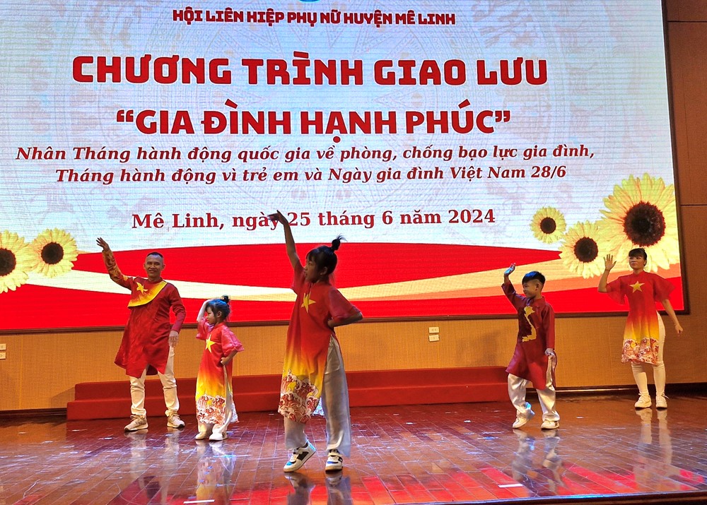 Hội LHPN Huyện Mê Linh: Giao lưu “Gia đình hạnh phúc”, trổ tài với “Bữa cơm gia đình”  - ảnh 11