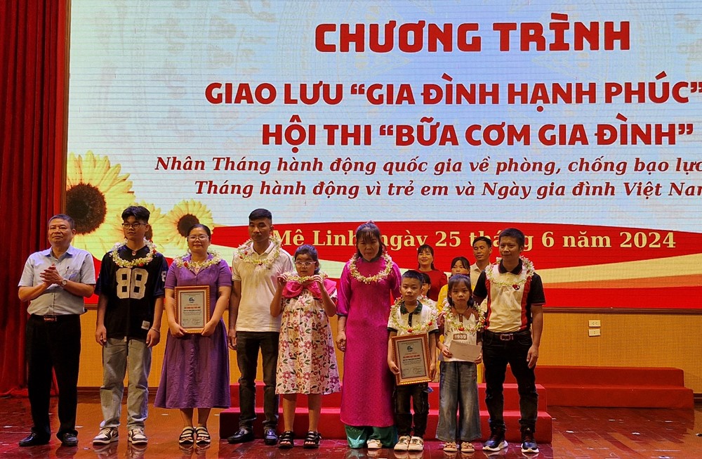 Hội LHPN Huyện Mê Linh: Giao lưu “Gia đình hạnh phúc”, trổ tài với “Bữa cơm gia đình”  - ảnh 3