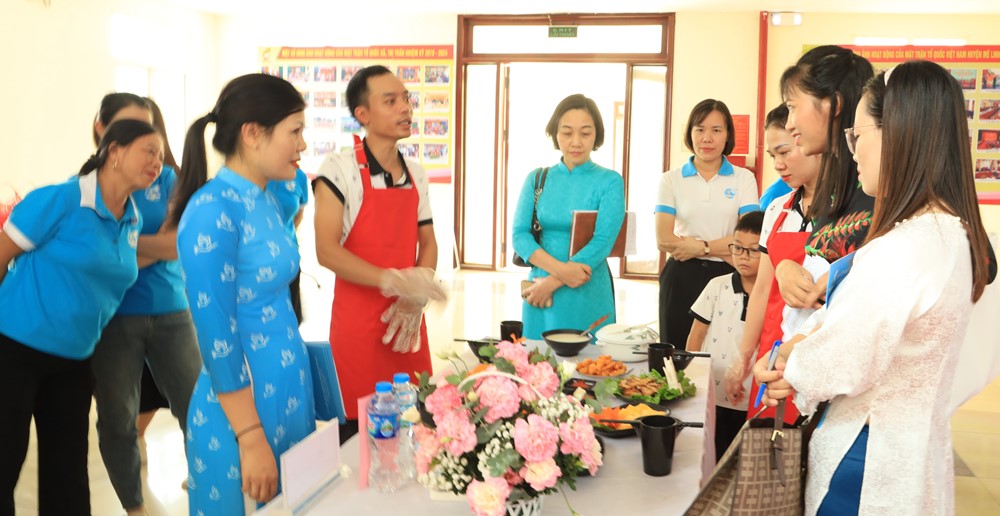 Hội LHPN Huyện Mê Linh: Giao lưu “Gia đình hạnh phúc”, trổ tài với “Bữa cơm gia đình”  - ảnh 5