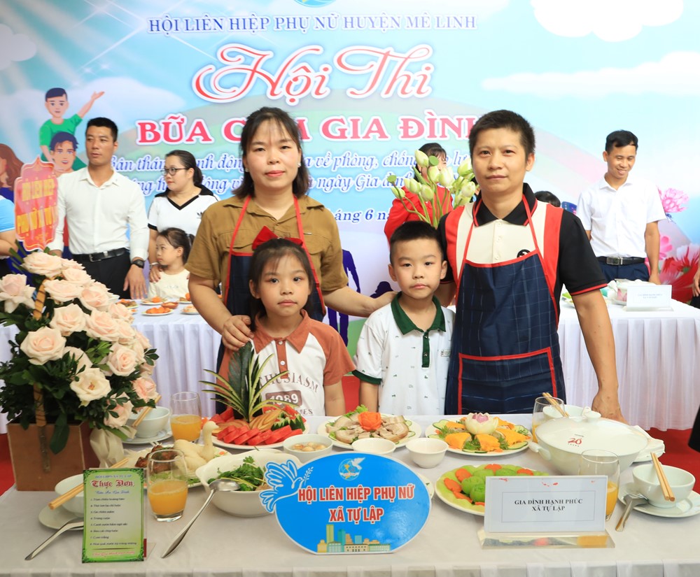 Hội LHPN Huyện Mê Linh: Giao lưu “Gia đình hạnh phúc”, trổ tài với “Bữa cơm gia đình”  - ảnh 12