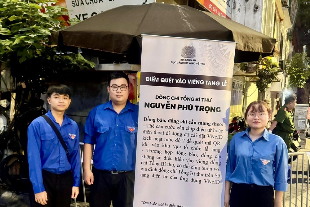 Thanh niên tình nguyện Thủ đô tham gia phục vụ Lễ Quốc tang  - ảnh 3