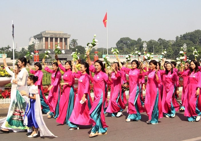 Carnaval áo dài “Phụ nữ Thủ đô hội nhập và phát triển”: Lan tỏa tình yêu Hà Nội, tình yêu áo dài  - ảnh 6