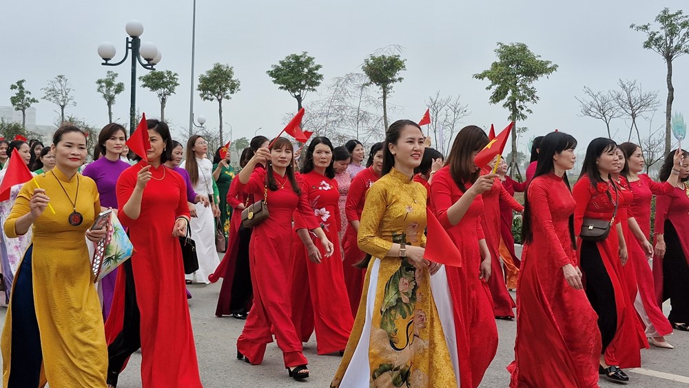 “Duyên dáng áo dài Thường Tín năm 2025” lan tỏa tình yêu đối với áo dài dân tộc - ảnh 9