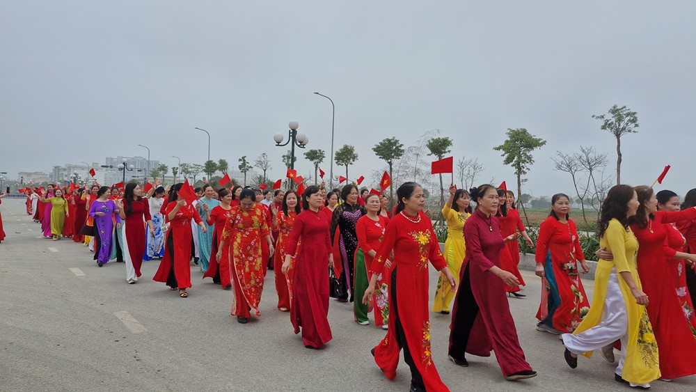 “Duyên dáng áo dài Thường Tín năm 2025” lan tỏa tình yêu đối với áo dài dân tộc - ảnh 10