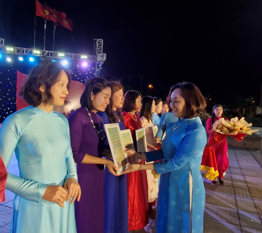 Thạch Thất tổ chức chương trình nghệ thuật “Áo dài Việt Nam - Hào khí non sông” - ảnh 2