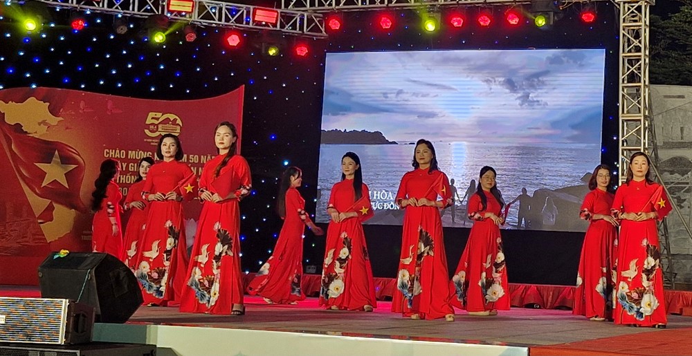 Thạch Thất tổ chức chương trình nghệ thuật “Áo dài Việt Nam - Hào khí non sông” - ảnh 11