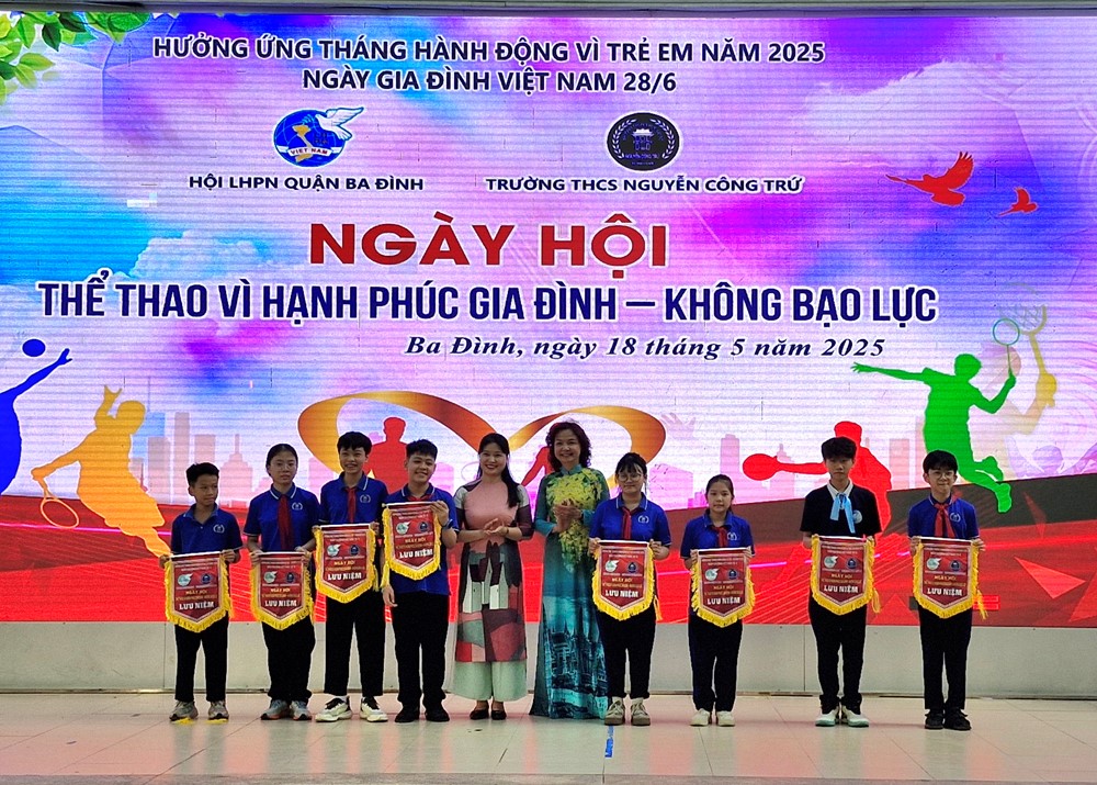 Ngày hội “Thể thao vì hạnh phúc gia đình - Không bạo lực” của phụ nữ Ba Đình - ảnh 2