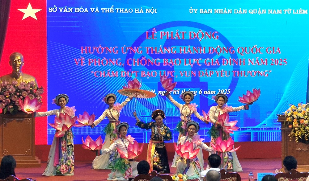 Hà Nội hưởng ứng Tháng hành động quốc gia về phòng, chống bạo lực gia đình năm 2025 - ảnh 3