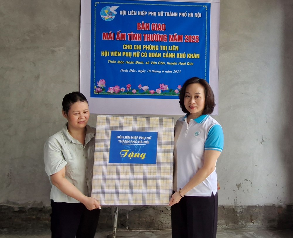 Hội LHPN Hà Nội trao kinh phí hỗ trợ xây dựng Mái ấm tình thương  - ảnh 3
