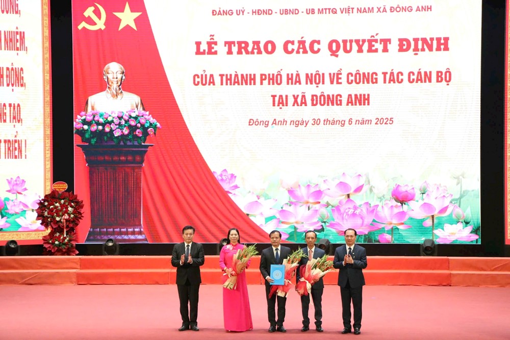 Công bố và trao Quyết định thành lập xã Đông Anh - ảnh 1