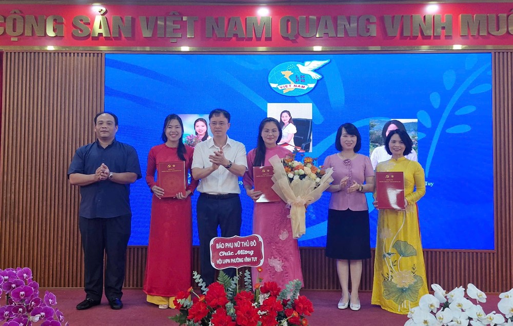 Hội LHPN phường Vĩnh Tuy công bố các quyết định về thành lập Hội LHPN phường  - ảnh 1