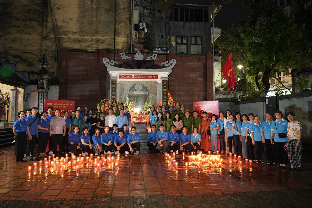 Phường Hai Bà Trưng tổ chức Lễ dâng hương tri ân nhân kỷ niệm ngày Thương binh liệt sĩ  - ảnh 9