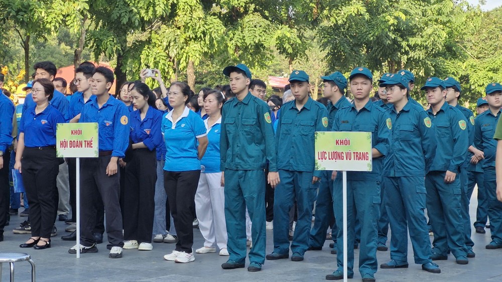 Phường Hai Bà Trưng tổ chức ra quân tổng vệ sinh môi trường  - ảnh 7