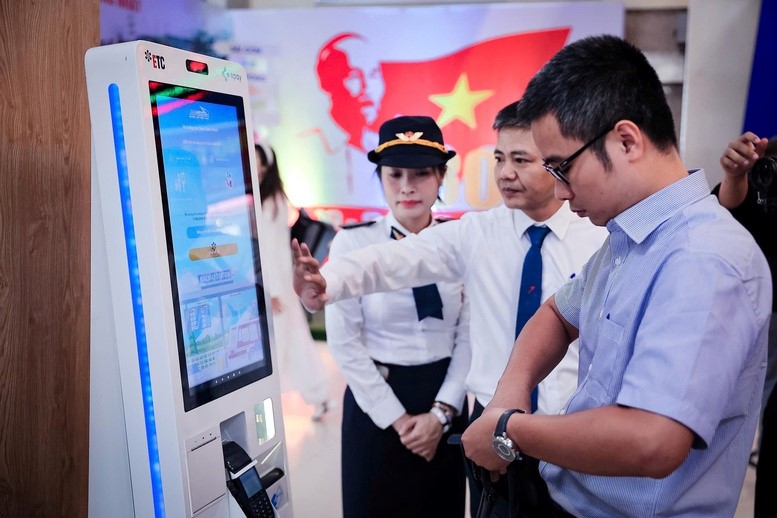 Ra mắt Đoàn tàu du lịch 5 Cửa Ô và Hệ thống kiểm soát vé công nghệ sinh trắc học - ảnh 3