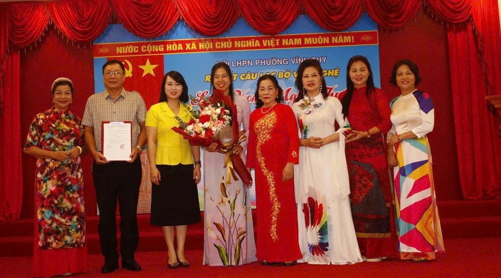  Ra mắt Câu lạc bộ Văn nghệ - Hội Liên hiệp Phụ nữ phường Vĩnh Tuy  - ảnh 1