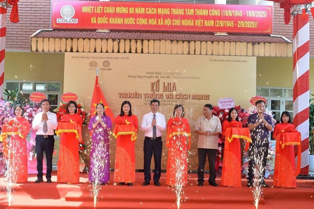 Trưng bày tư liệu, hình ảnh về “Cổ Loa - Truyền thống và cách mạng” - ảnh 1