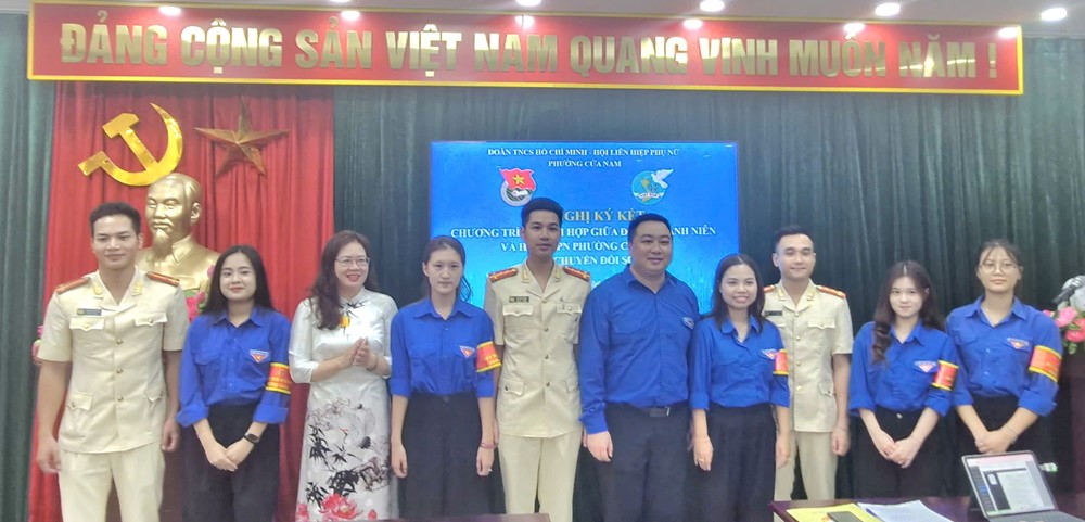  Đoàn Thanh niên và Hội LHPN phường Cửa Nam ký kết chương trình phối hợp về chuyển đổi số  - ảnh 9