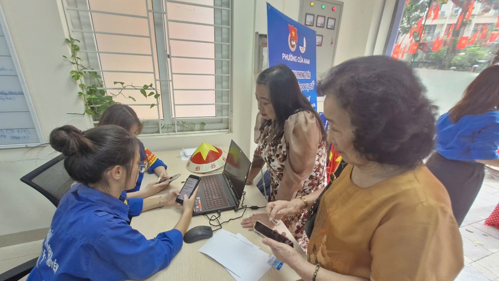  Đoàn Thanh niên và Hội LHPN phường Cửa Nam ký kết chương trình phối hợp về chuyển đổi số  - ảnh 10