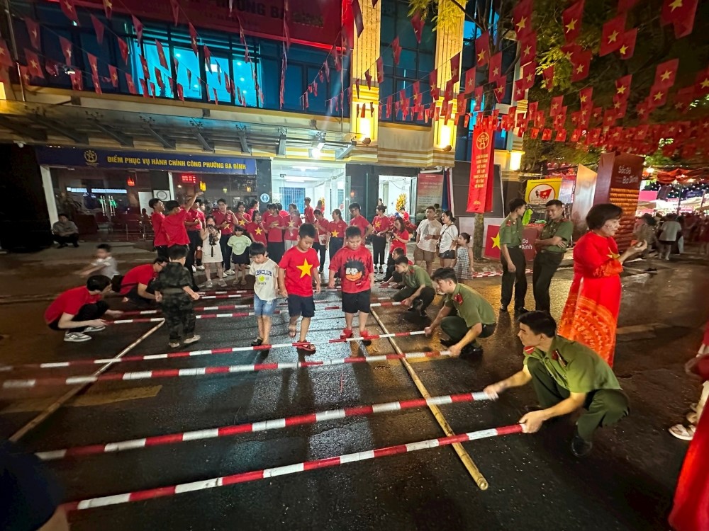 “Sắc đỏ Ba Đình” quảng bá văn hoá, lịch sử Hà Nội - ảnh 3