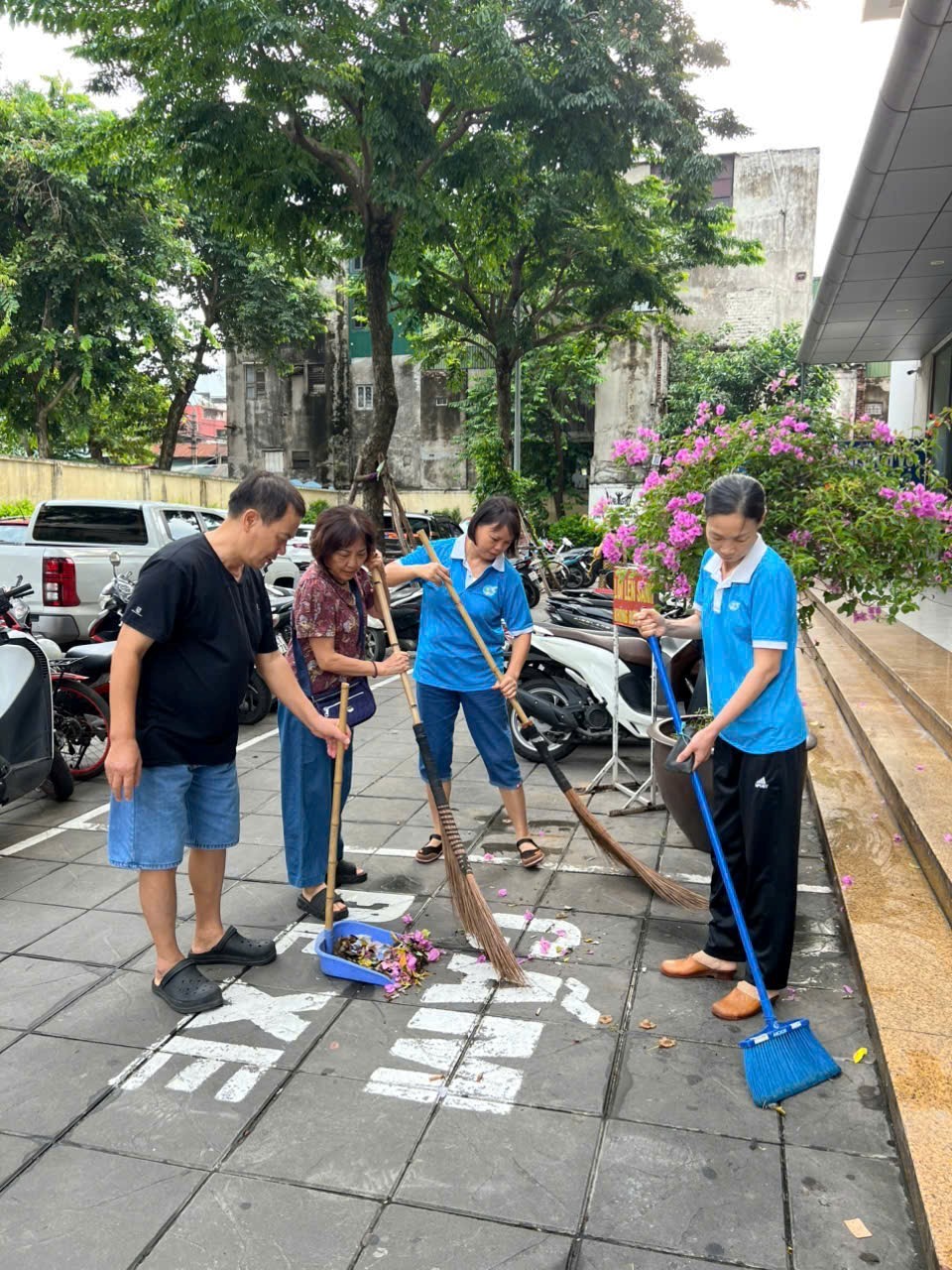 Phụ nữ phường Hai Bà Trưng đồng diễn dân vũ chào mừng Quốc khánh 2/9 - ảnh 6