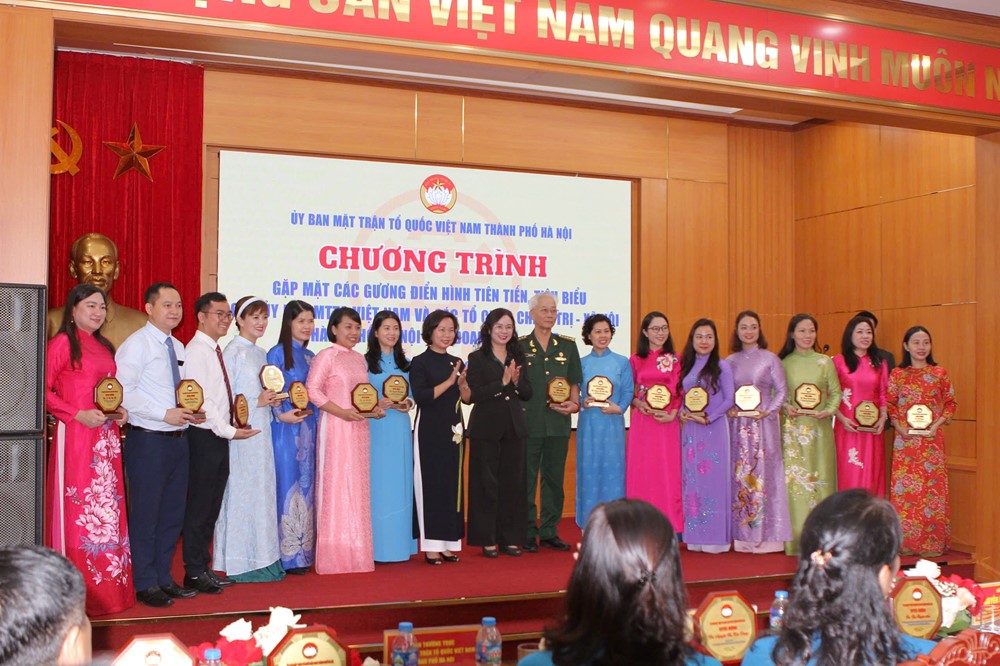 Mặt trận Tổ quốc Thành phố biểu dương 80 gương điển hình tiên tiến trong phong trào thi đua yêu nước - ảnh 7