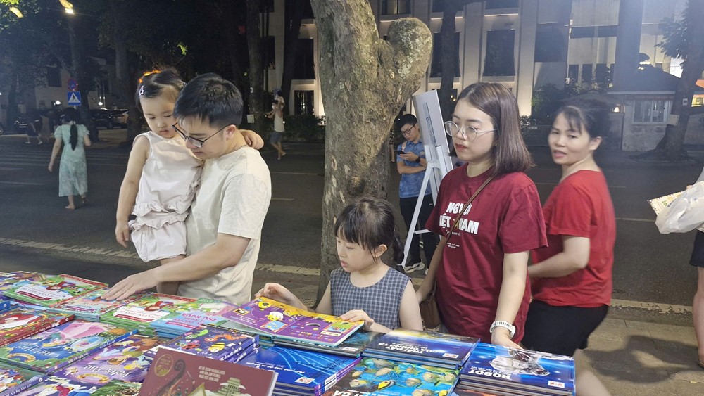 Khai mạc Hội sách Hà Nội lần thứ X - năm 2025 “Thăng Long - Hà Nội Khát vọng vươn mình” - ảnh 10
