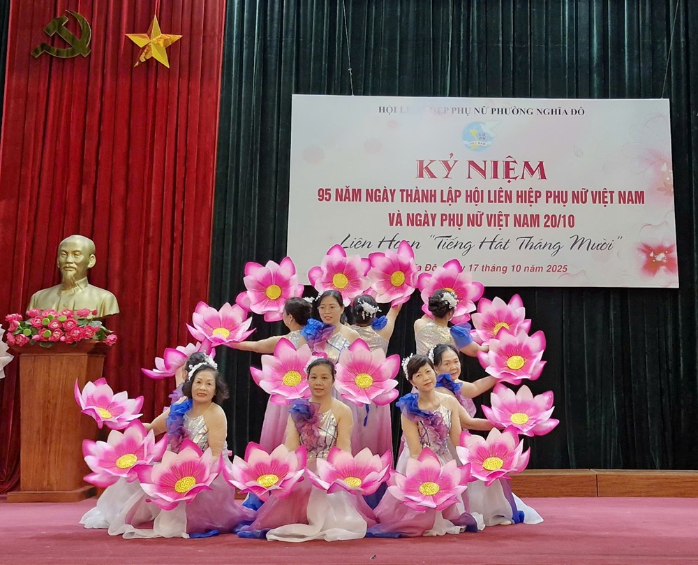 Hội LHPN phường Nghĩa Đô tổ chức kỷ niệm ngày Phụ nữ  Việt Nam 20/10 - ảnh 11