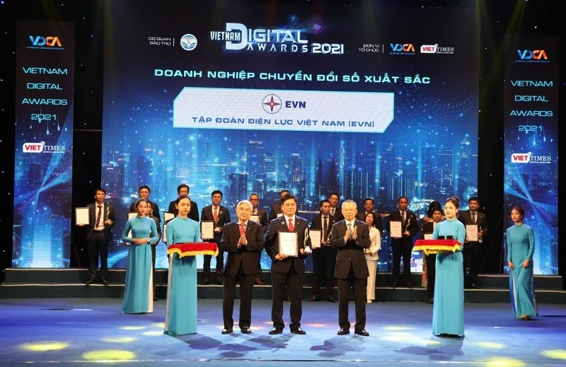 EVN nhận giải thưởng doanh nghiệp chuyển đổi số xuất sắc Việt Nam năm 2021 - ảnh 1