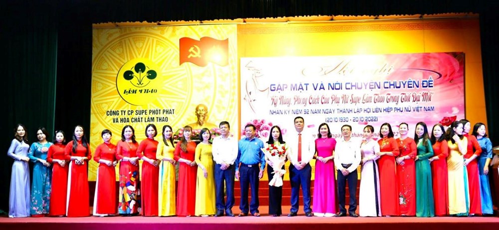 400 đại biểu dự nói chuyện chuyên đề “Kỹ năng, phong cách của phụ nữ Supe Lâm Thao”   - ảnh 1