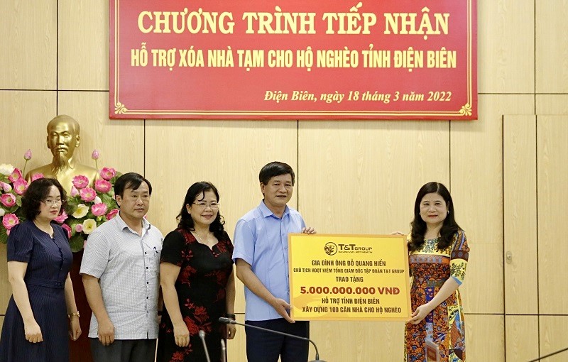 Gia đình và doanh nghiệp của doanh nhân Đỗ Quang Hiển ủng hộ Điện Biên 20 tỷ đồng xây nhà cho hộ nghèo - ảnh 1