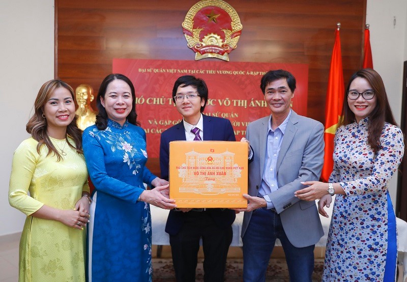 Phó Chủ tịch nước Võ Thị Ánh Xuân làm việc với các tập đoàn kinh tế và gặp gỡ cộng đồng người Việt tại UAE - ảnh 5