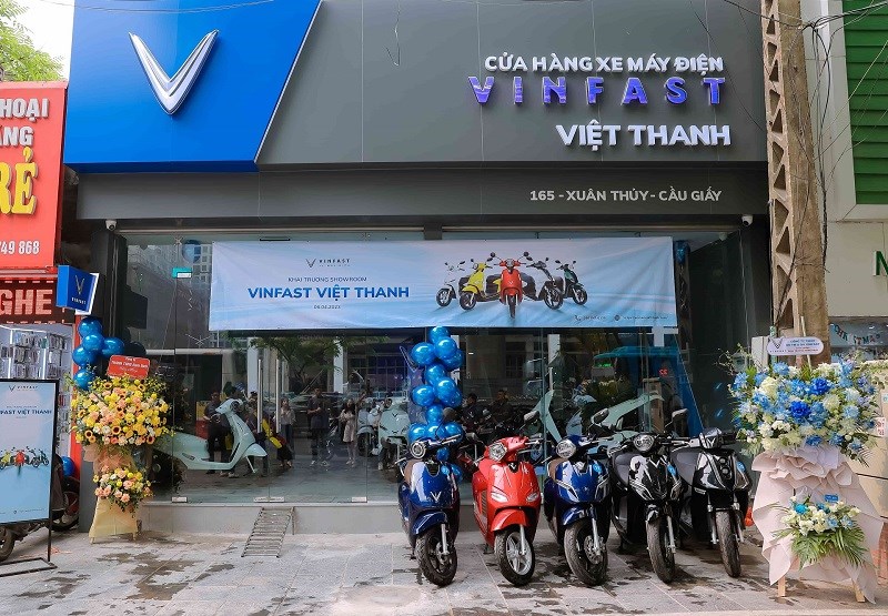 Khai trương đại lý uỷ quyền xe máy điện VinFast đầu tiên tại Hà Nội năm 2023 - ảnh 1