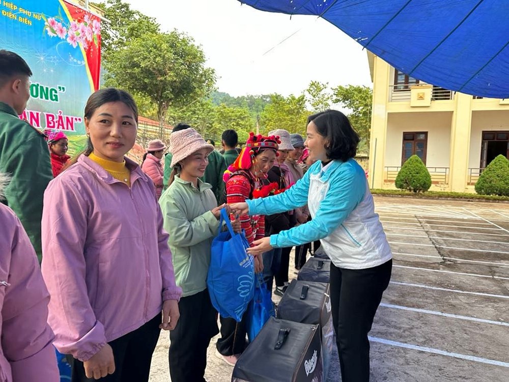 Hội LHPN Hà Nội thực hiện chương trình “Đồng hành cùng phụ nữ biên cương” tại huyện Mường Nhé, Điện Biên - ảnh 2