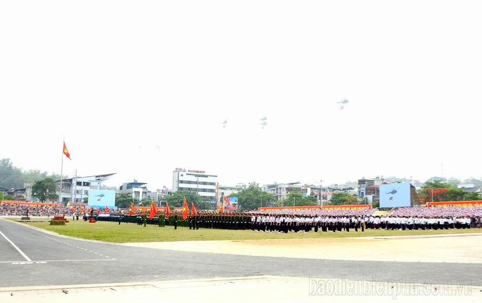 Hợp luyện các lực lượng diễu binh, diễn hành kỷ niệm ngày Chiến thắng Điện Biên Phủ - ảnh 2