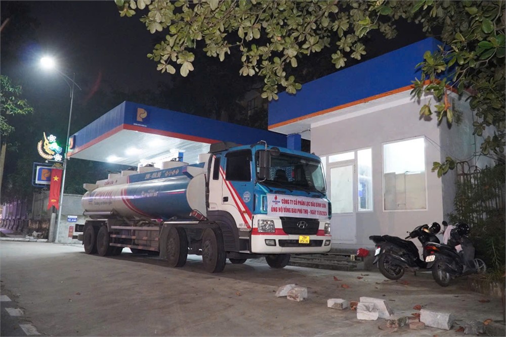 BSR hỗ trợ hơn 93.000 lít xăng dầu cho các tỉnh phía Bắc để cứu trợ bão lũ - ảnh 2