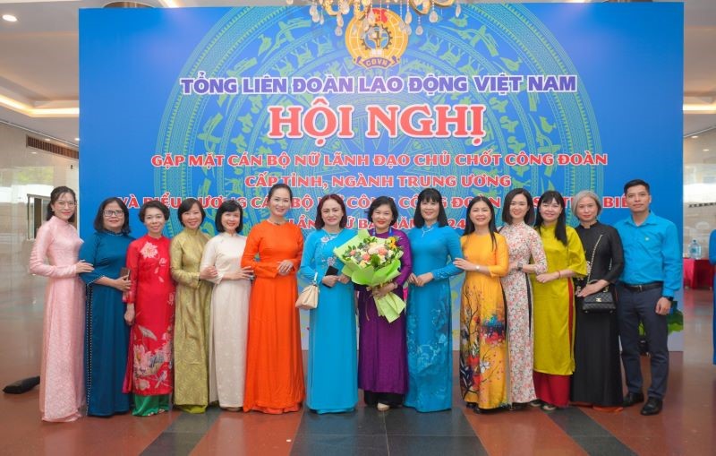 Biểu dương những đóng góp, cống hiến của đội ngũ cán bộ Nữ công Công đoàn các cấp - ảnh 7