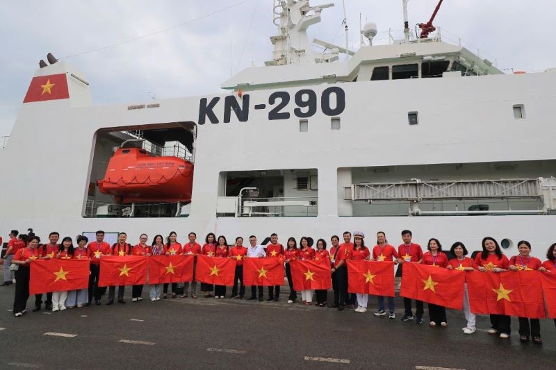 Đoàn công tác Hội Nhà báo VIệt Nam hoàn thành chuyến công tác đặc biệt thăm Trường Sa và nhà giàn DK1/19 - ảnh 1
